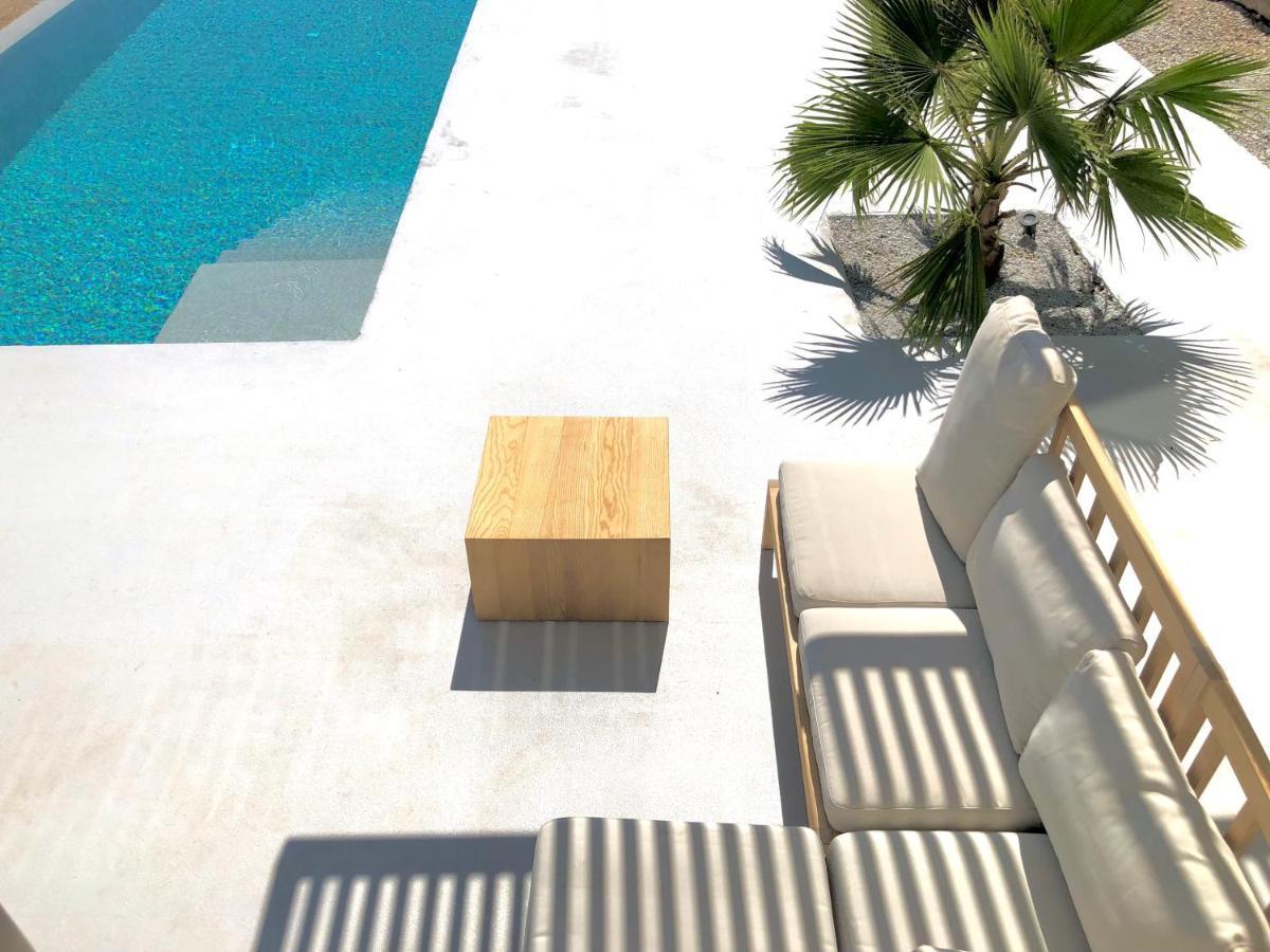 Kuro Beach House - Oceanfront Luxury & 25M Pool Achlia Extérieur photo