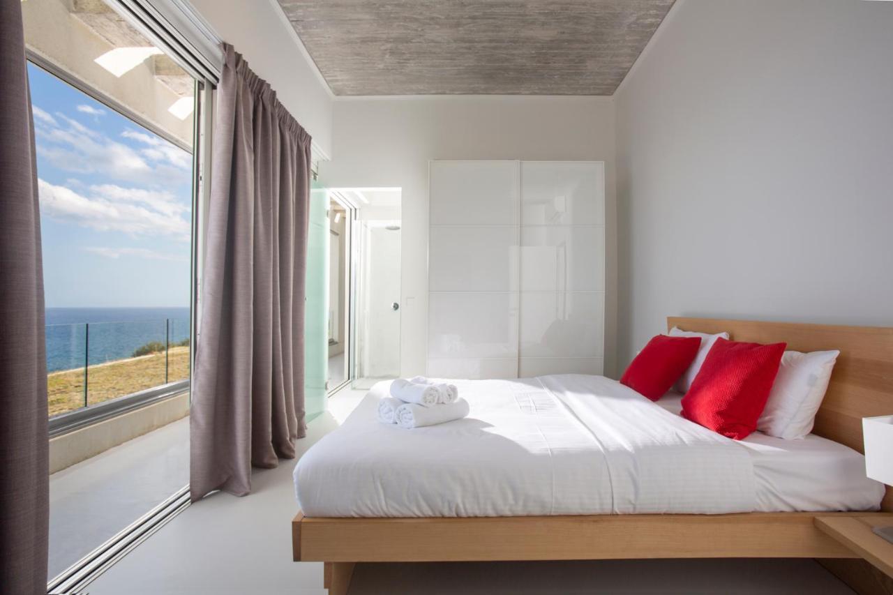 Kuro Beach House - Oceanfront Luxury & 25M Pool Achlia Extérieur photo