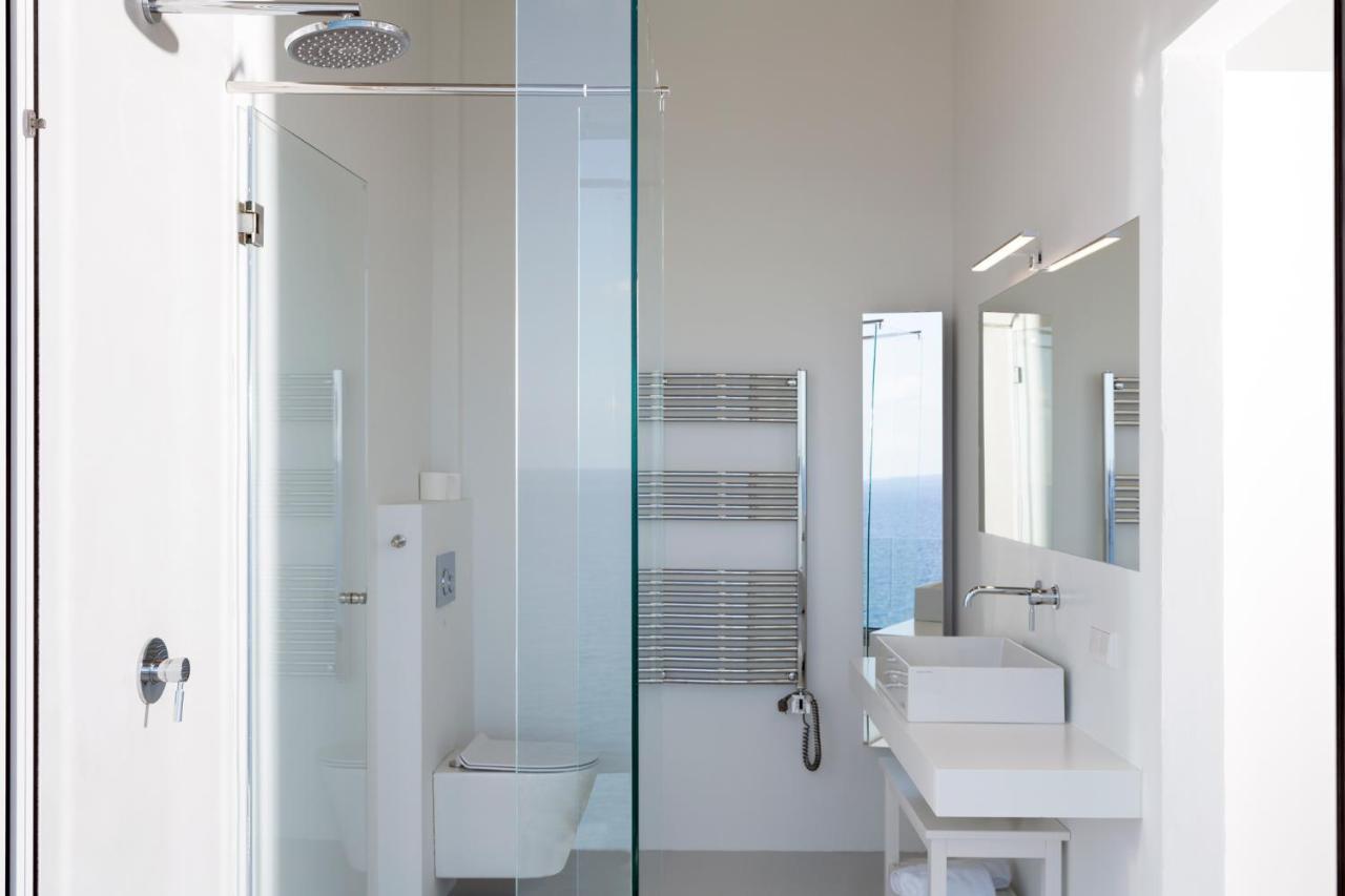 Kuro Beach House - Oceanfront Luxury & 25M Pool Achlia Extérieur photo